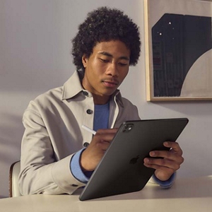 最新機種 iPad Pro 13インチ (M5) 256GB 黒 Wi-Fi Amazon.co.jp: Apple 13インチiPad Pro（M5）：Ultra Retina XDR